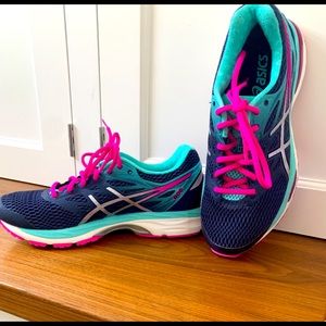 New-Never Worn. Asics Gel Cumulus 18 Women’s Sneakers